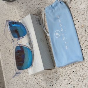 Blenders Canyon sunglasses 2 sets of lenses
